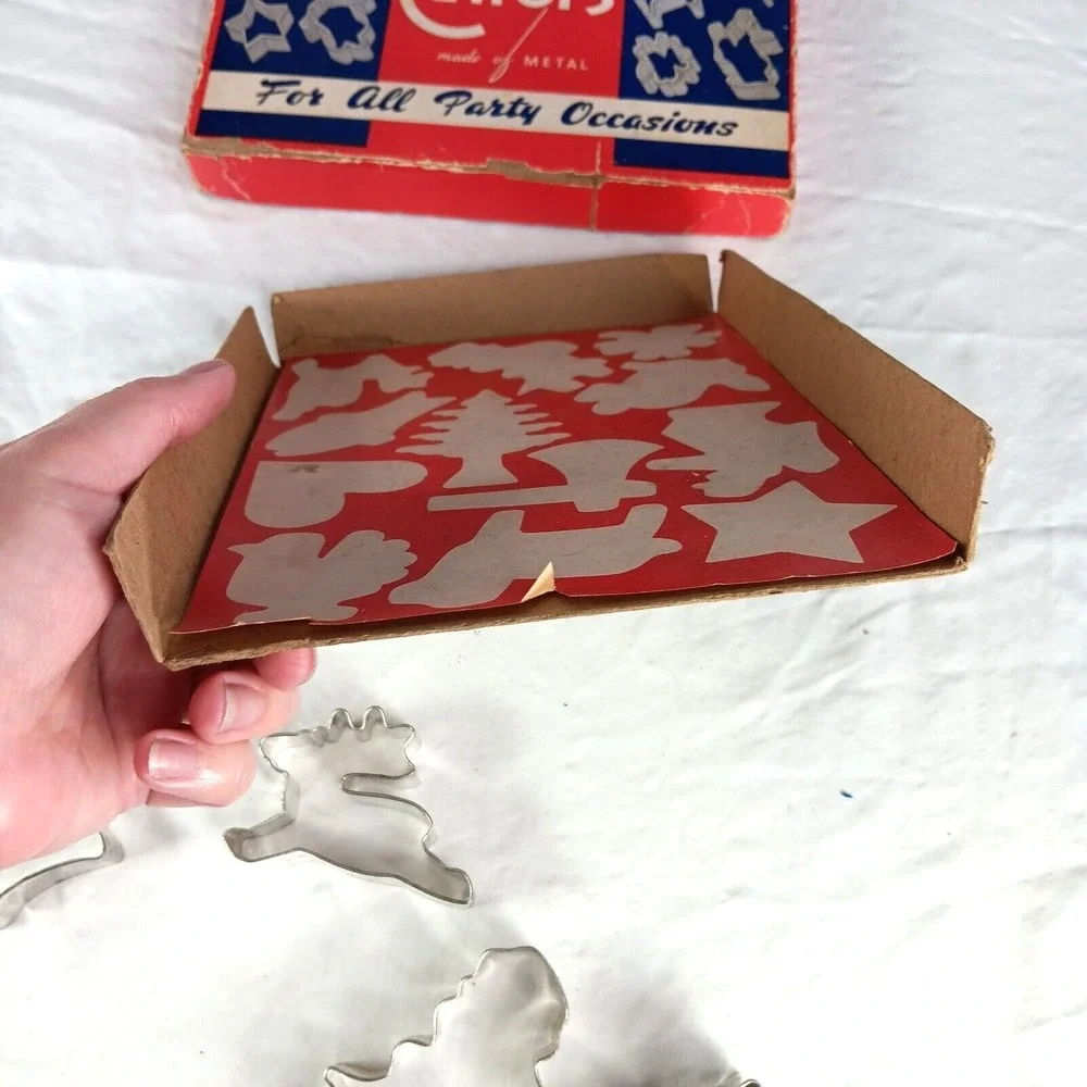 VTG Metal Cookie Cutters Original Box 10 Pc Tin Baking Set Retro Kitchen Decor‎